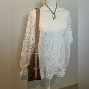 ⭐️Elegant White Knit Sweater